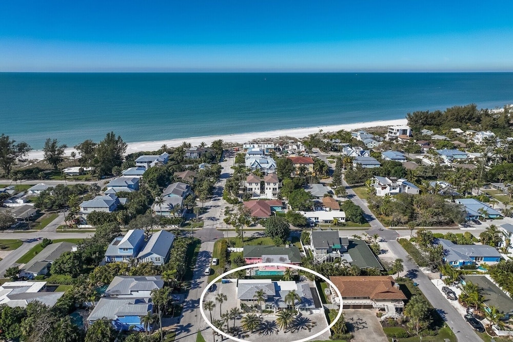 Surf Riders 4 Bedroom Home