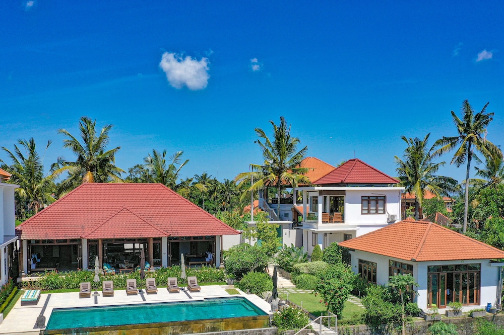 Lebah Villas