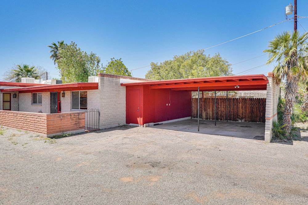 Tucson Townhome: 3 Mi to University of Arizona! view 5