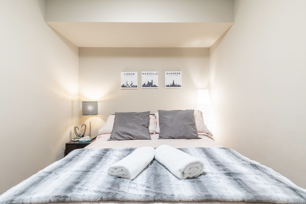 Stylish Suite in Downtown Toronto