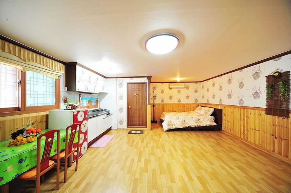 Star Song Pension