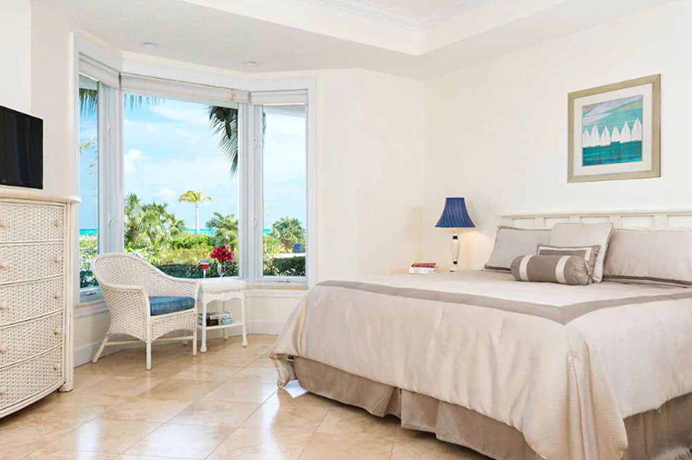 Grandview on Grace Bay view 3