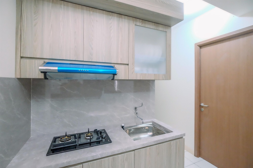 Comfort Stay 2BR at Podomoro Golf View Apartment