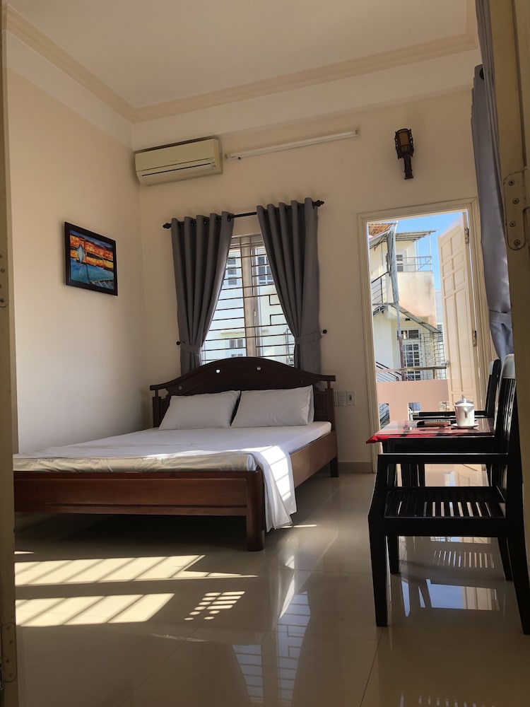 Three Palms Homestay