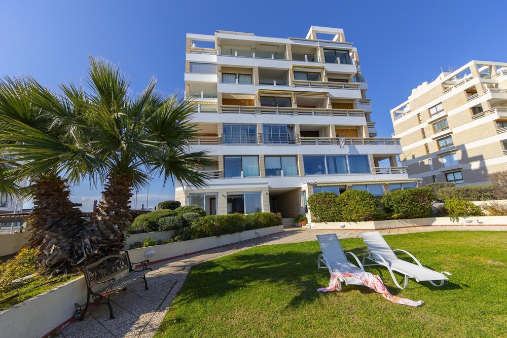 Mackenzie Castella Beachfront Suite