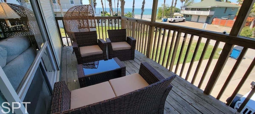 Large 3 Bedr Bay Views Pool Great Deck 3 Bedroom Condo