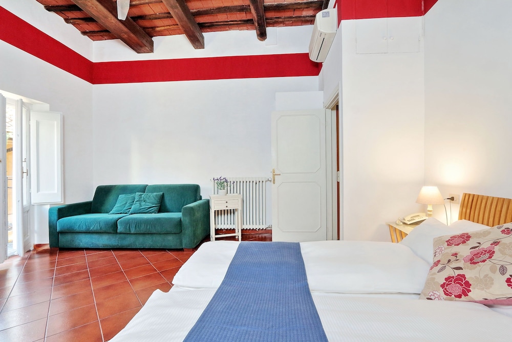 PALAZZO OLIVIA - RESIDENZA LEUTARI