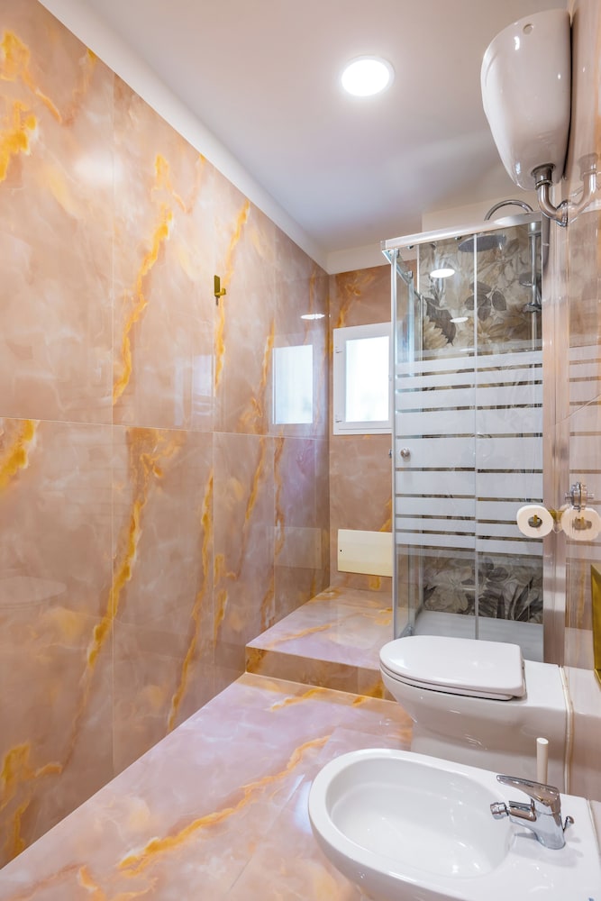 Essentia Home