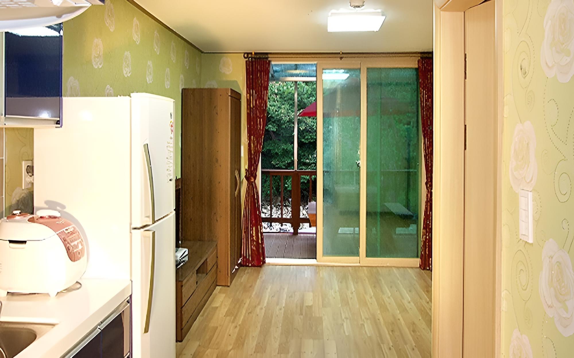 Photo 11