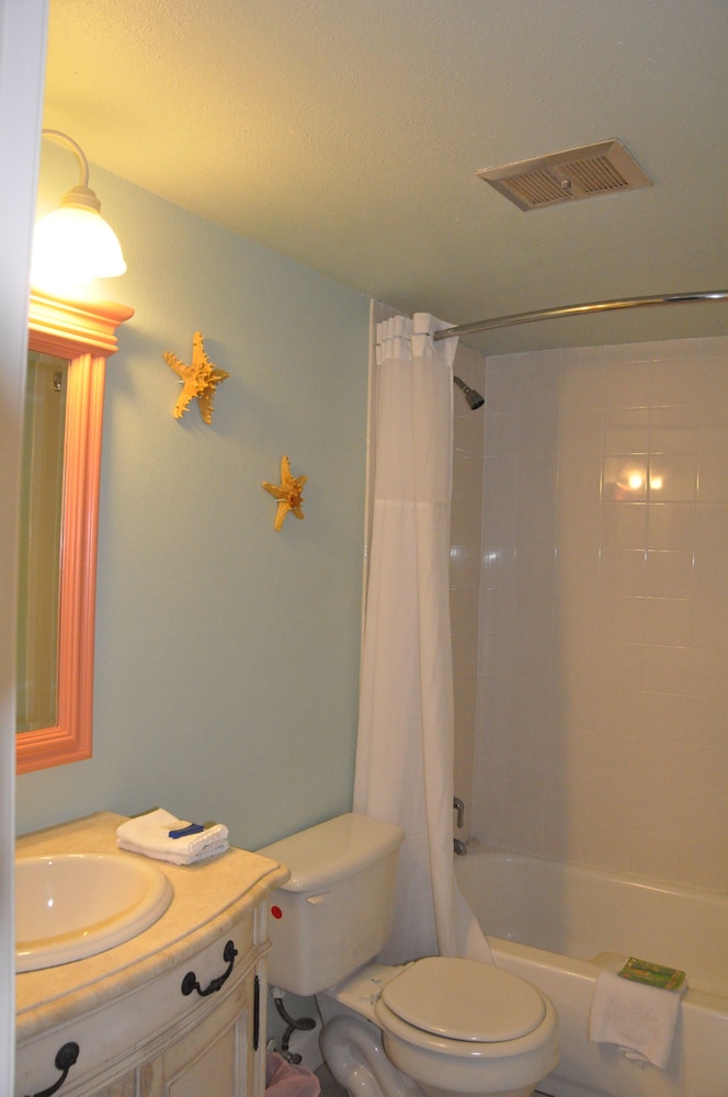 Lido Islander Inn view 2