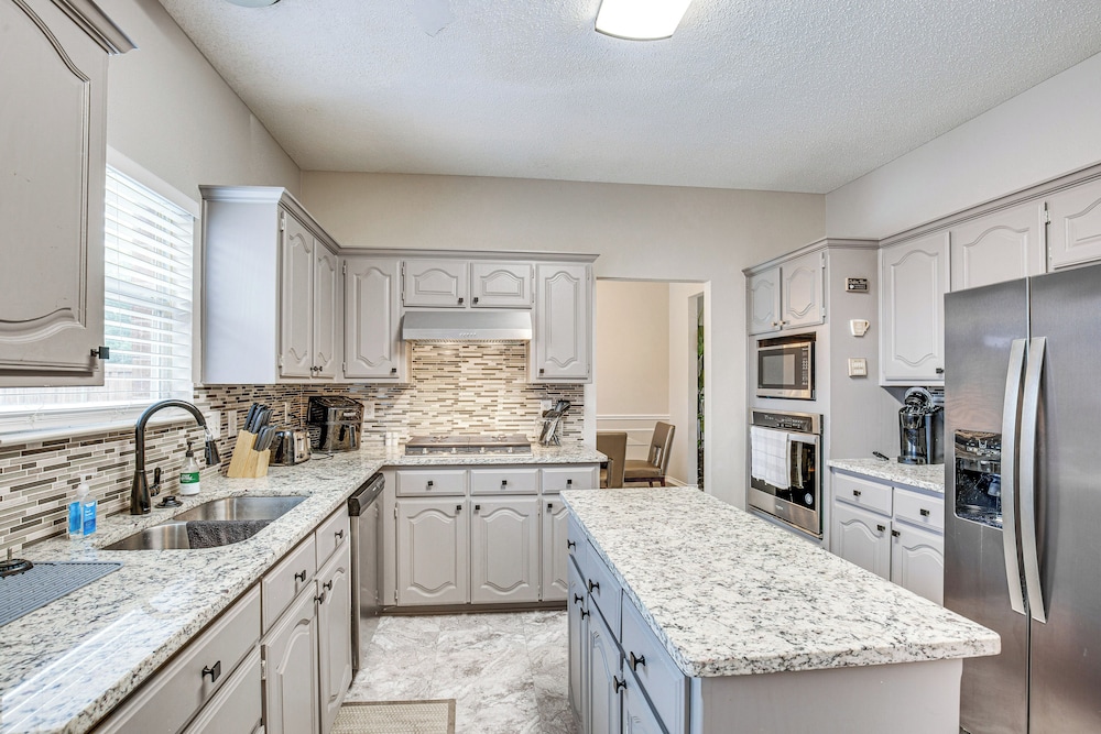 Pet-friendly Allen Home ~ 30 Mi to Dallas! view 5