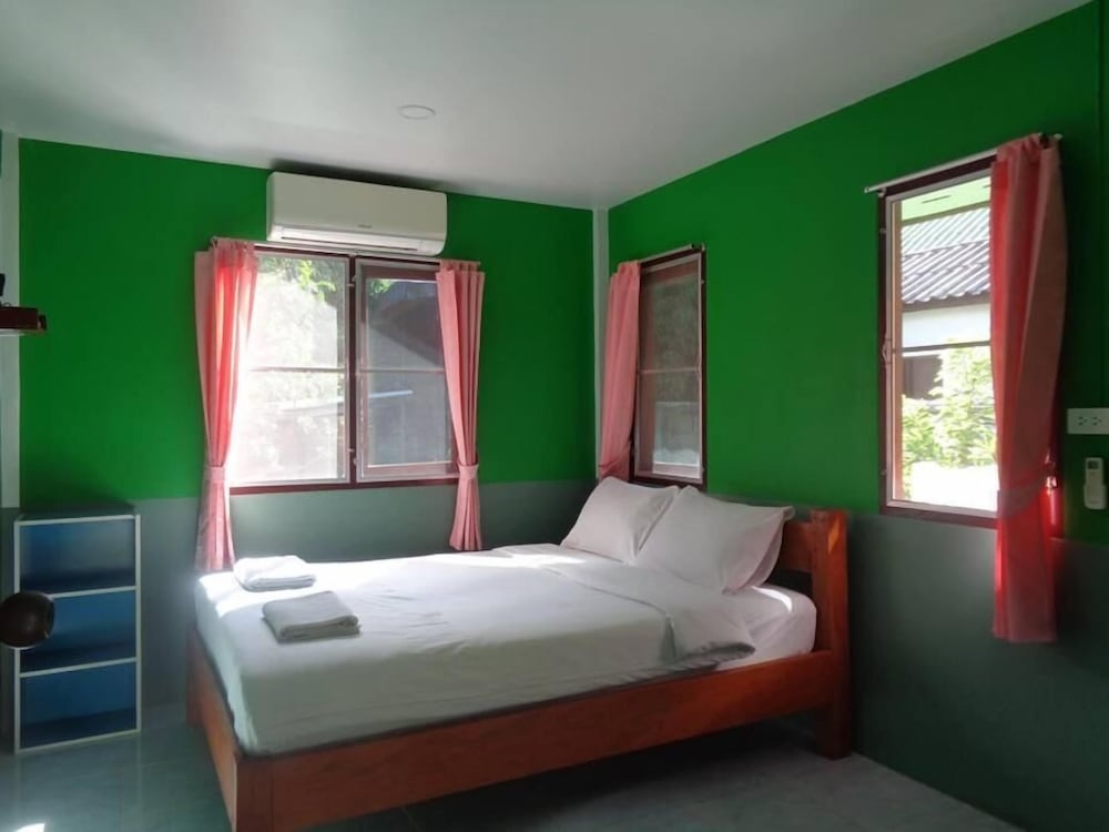 Sarm Mork Guesthouse