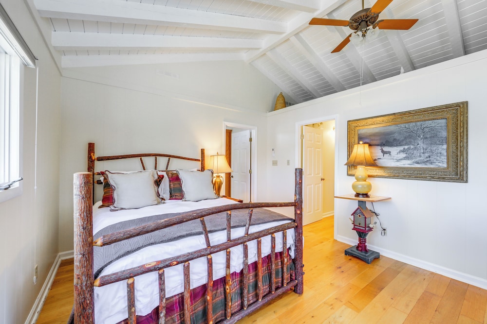 Mtn-view Home on Lake Glenville w/ Dock