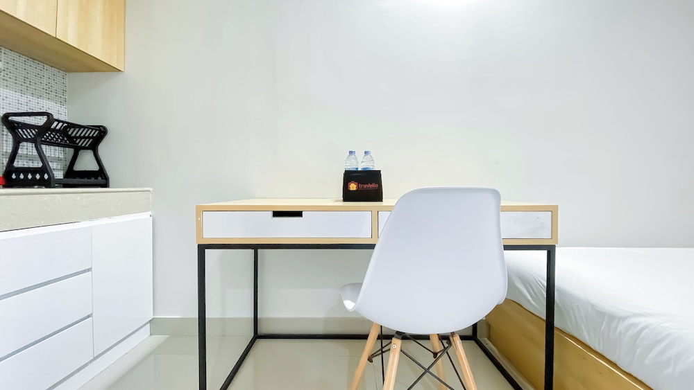 Nice And Comfy Studio At Evenciio Margonda Apartment
