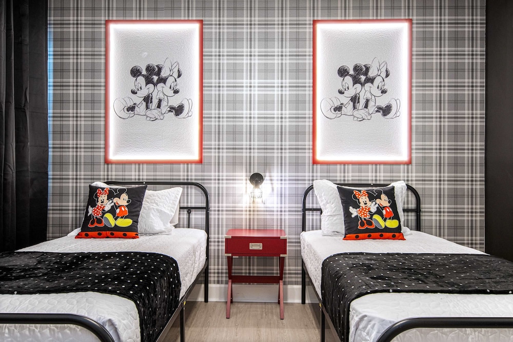 Themed Kids' Rooms, Pool & Game Loft Near Disney