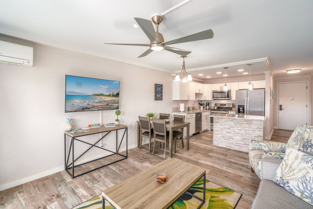 Kihei Akahi C-411 - Modern Top to Bottom Remodel, Split-ac, Across From Kam II