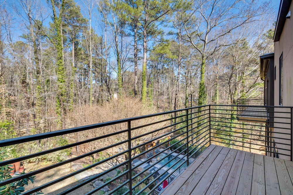 7 Mi to Dtwn Atl: Sleek & Modern Home!
