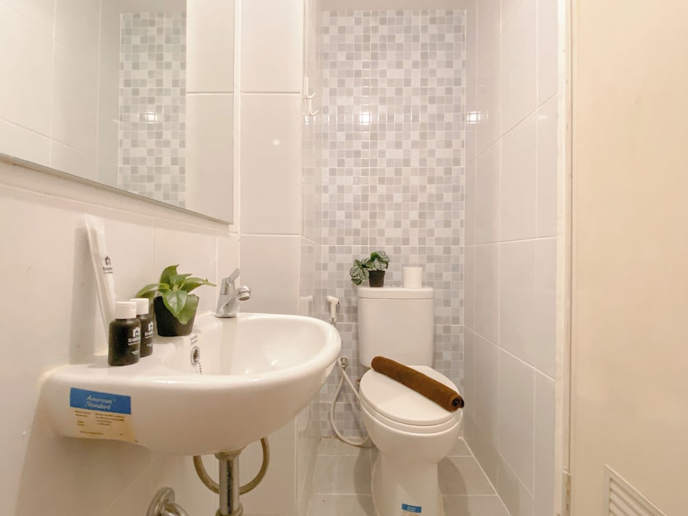Warm And Good Studio Room At Tokyo Riverside Pik 2 Apartment