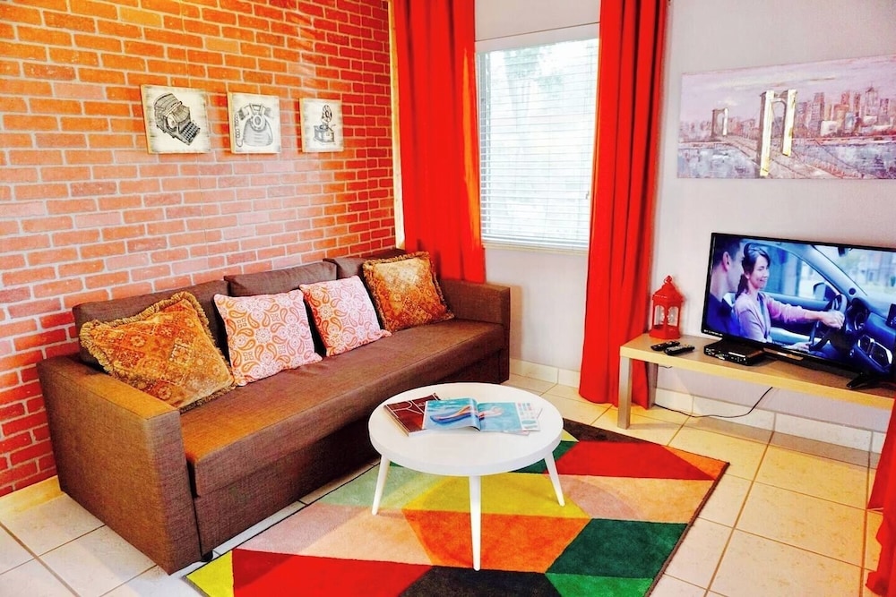 Cozy 2BR in Hollywood FL Pet Friendly