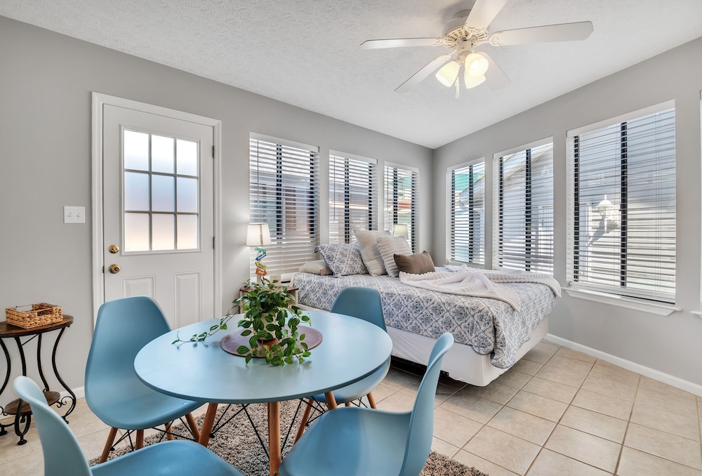 Spacious Home With Beach Access 3 Bedroom Home