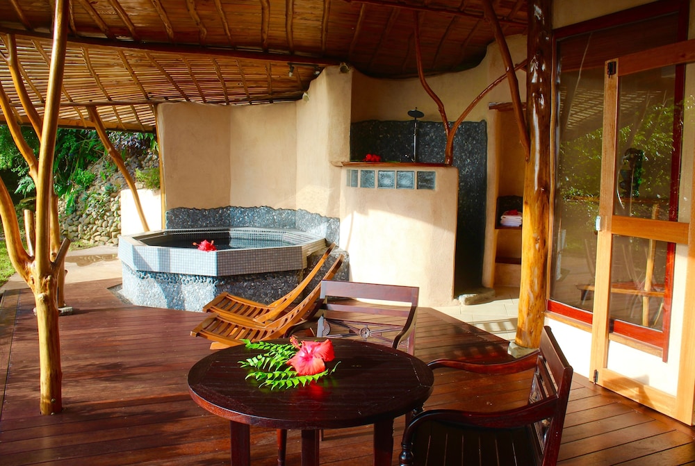 Vanira Lodge