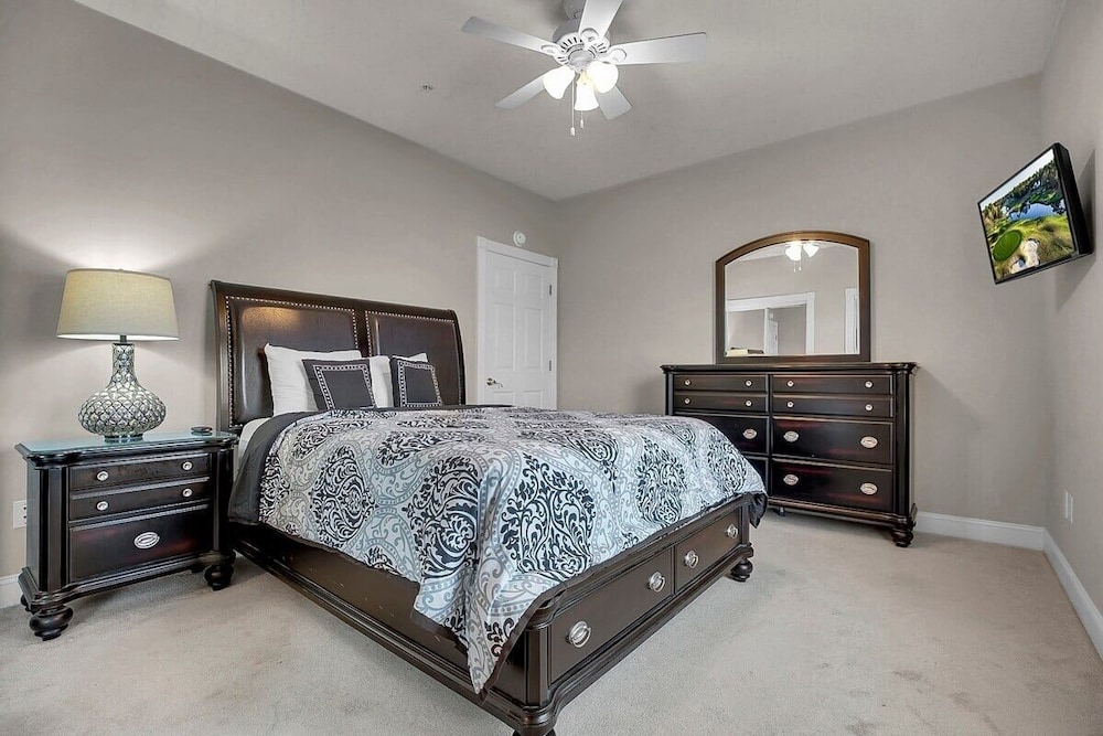 Magnolia Pointe Luster Leaf 4890-301 3 Bedroom Condo