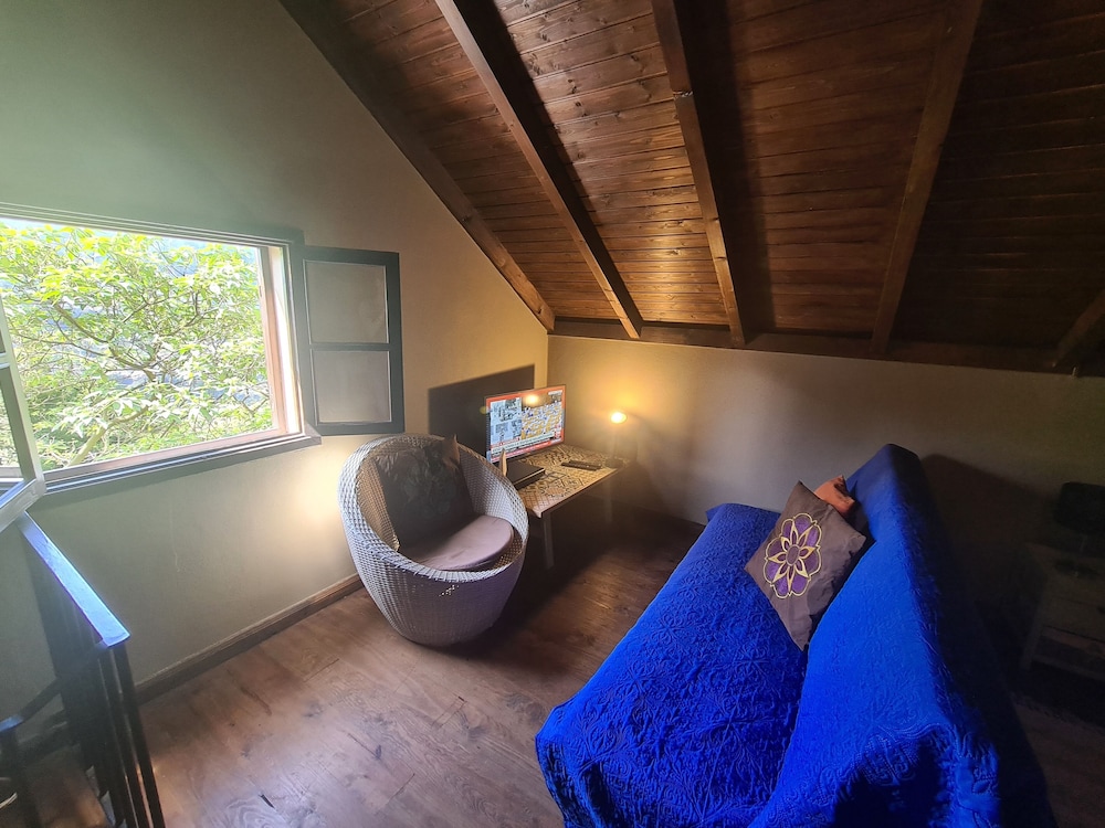 The Perfect Cottage - 1 Bedroom Cottage Sleeps 4 view 4