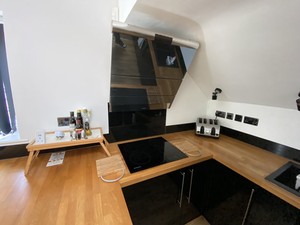 Spacious One Bed Deluxe Apartment in Daventry view 5