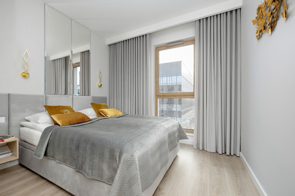Mokotów Stylish Apartment by Renters view 5