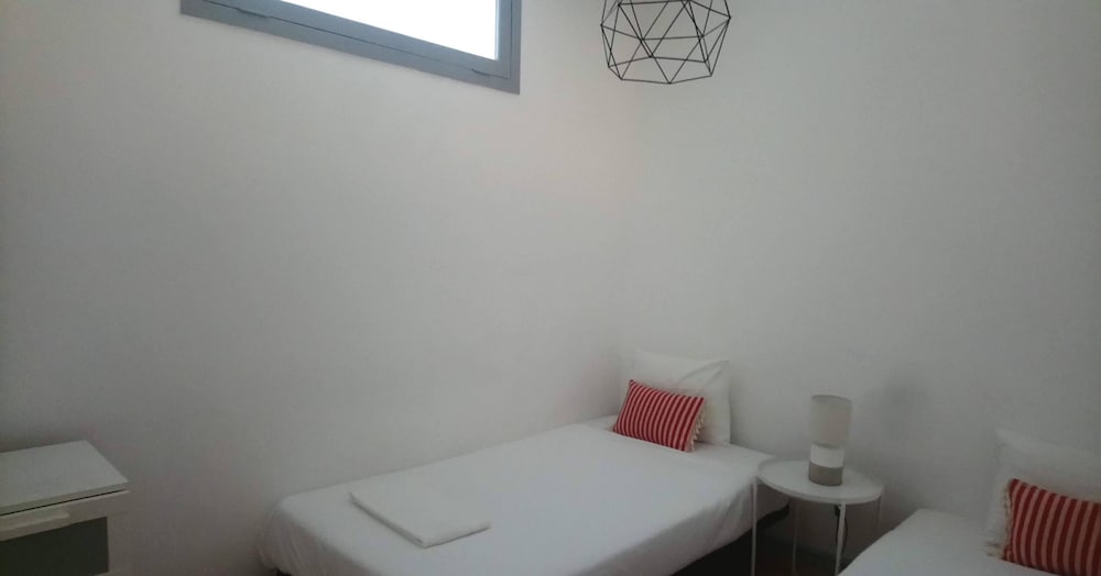 Stunning Apartment With Yard in Alfama view 2