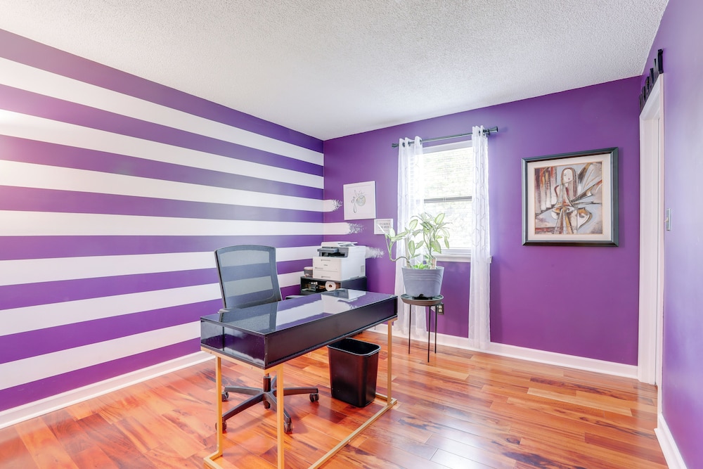4 Mi to Stone Mountain: Retreat w/ Office!