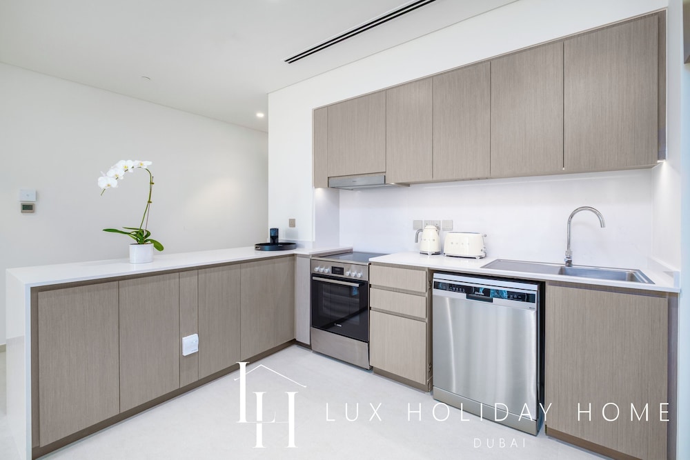 LUX The Grande Signature Skyline Suite 2