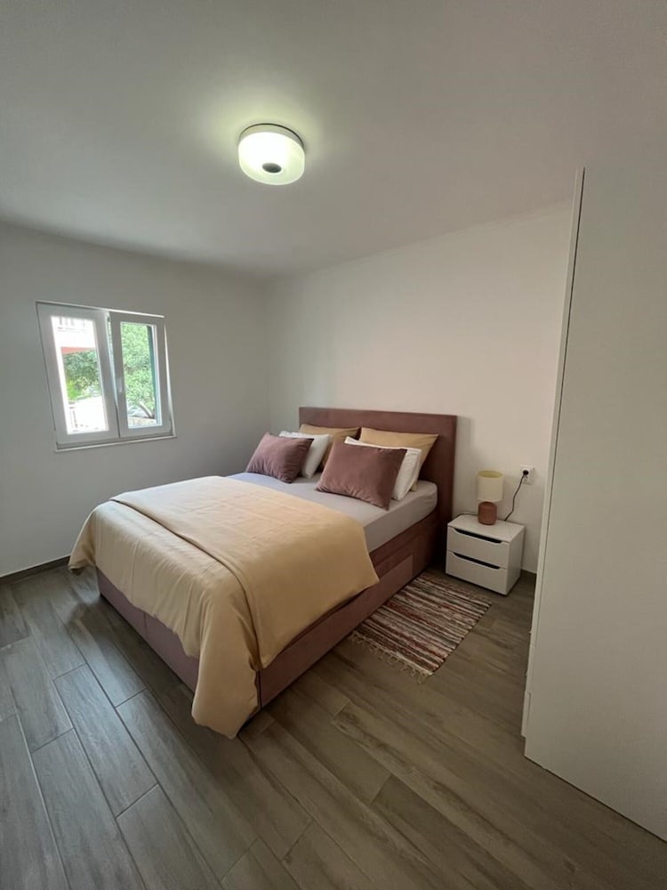 A2 apt With Balcony and sea View, 3 min to Beach view 2