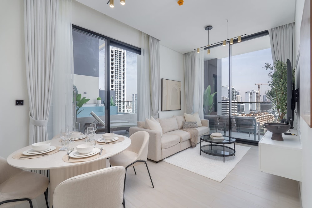Tranquil 2 Bedroom in Binghatti Onyx With a Private Pool and City View