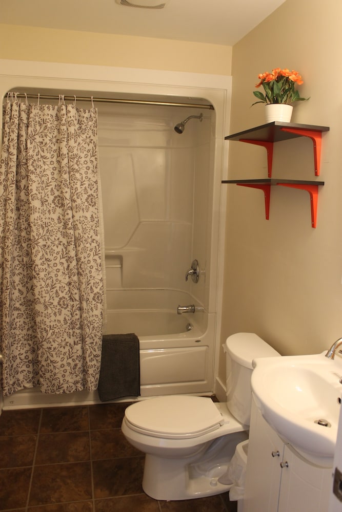WOW Luxury Suites - Halifax Downtown