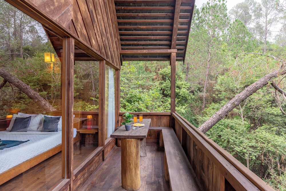 Alaya Stays Suro Woodcrest Chalet