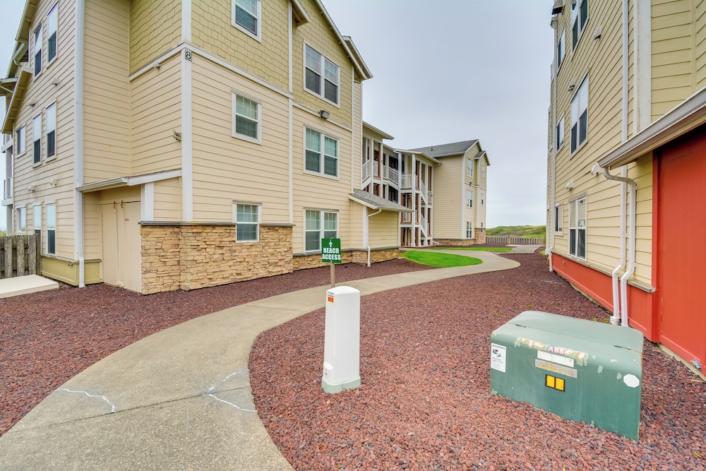 Walk to Beach: Panoramic Splendor Westport Condo view 3