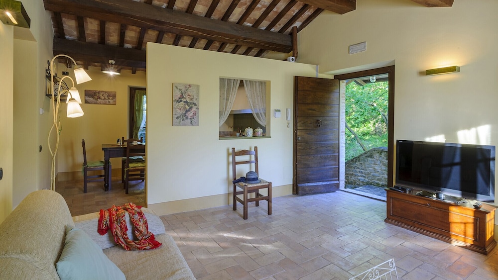Ca Seppe 10 2 by Marche Holiday Villas