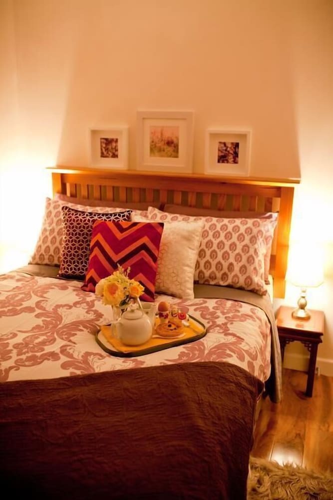 Karah Retreats - Calne view 2