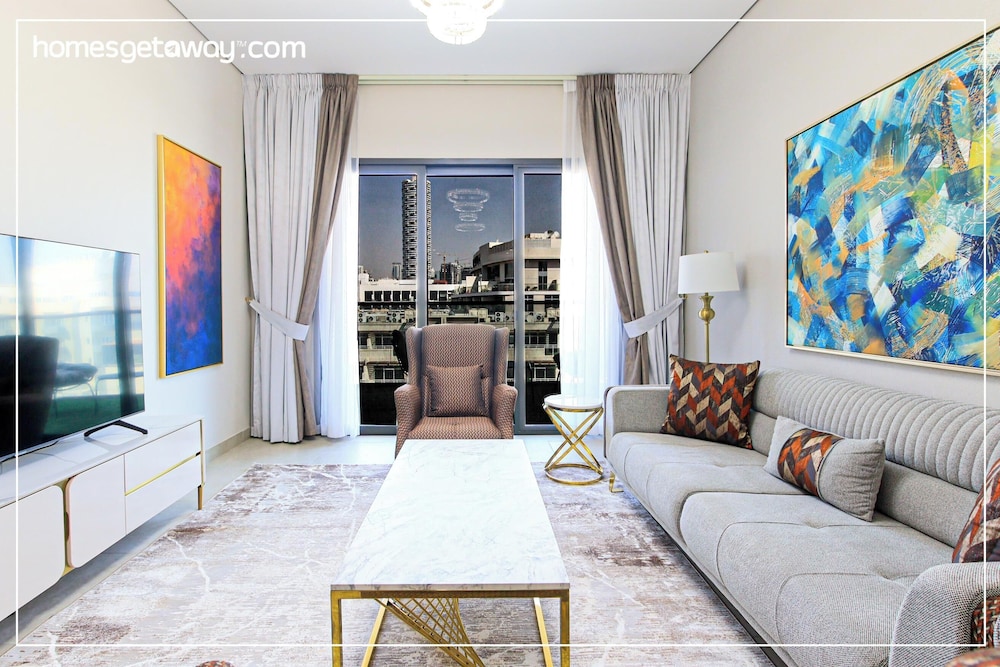 Spacious 2BR Apt Maids Elegance