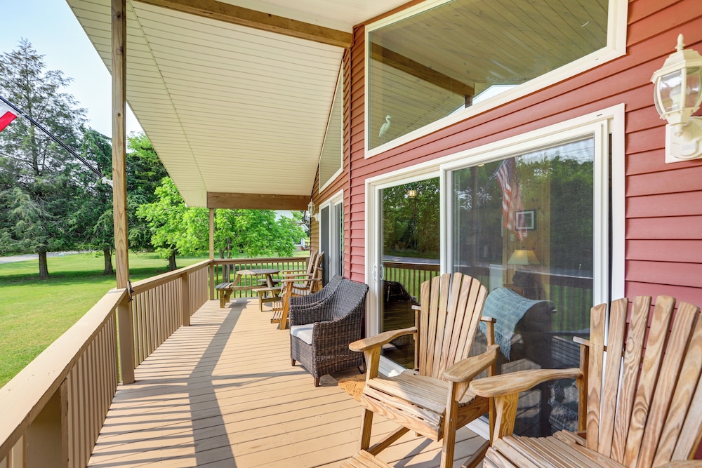 Walk to Lake: Kelleys Island Gem w/ Deck!