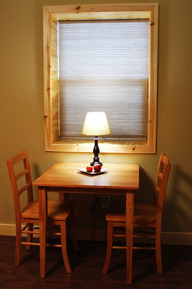 Tahquamenon Suites Lodging