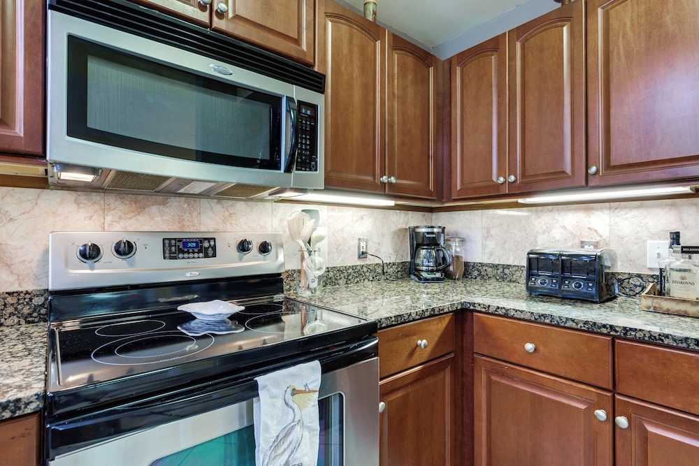 Mardi Gras Boho Chic Condo on the Gulf!