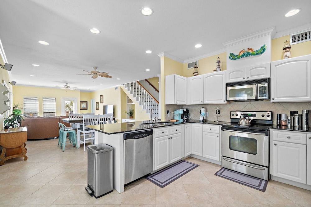 Starlight Oasis by Ryson Vacation Rentals