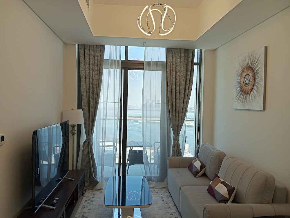 1BR with Creek View in Jaddaf by Bespoke