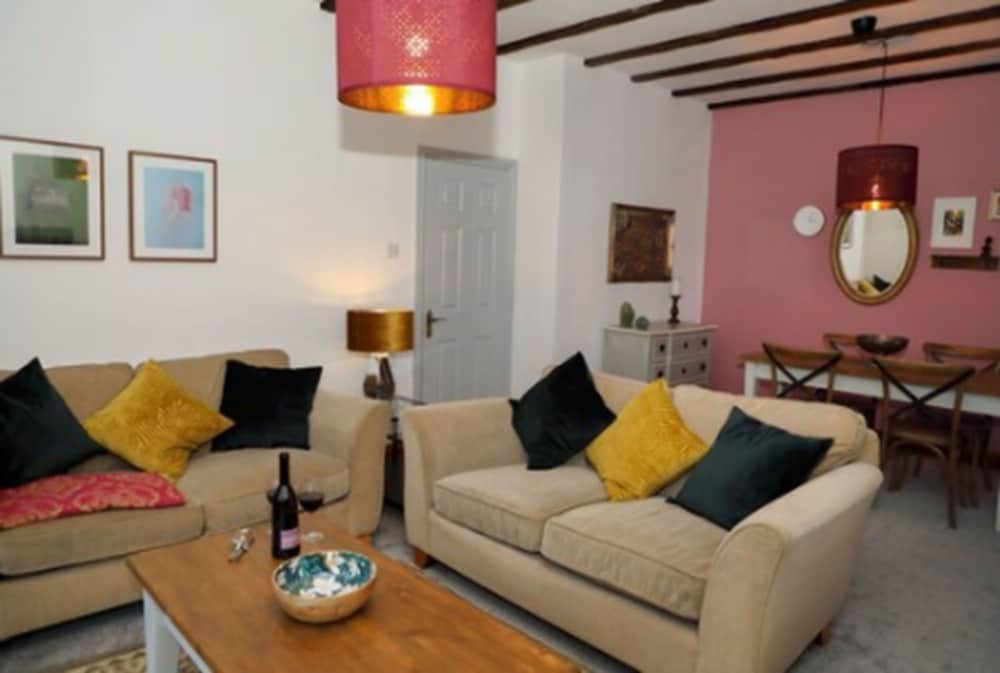 Woodleys Farmhouse