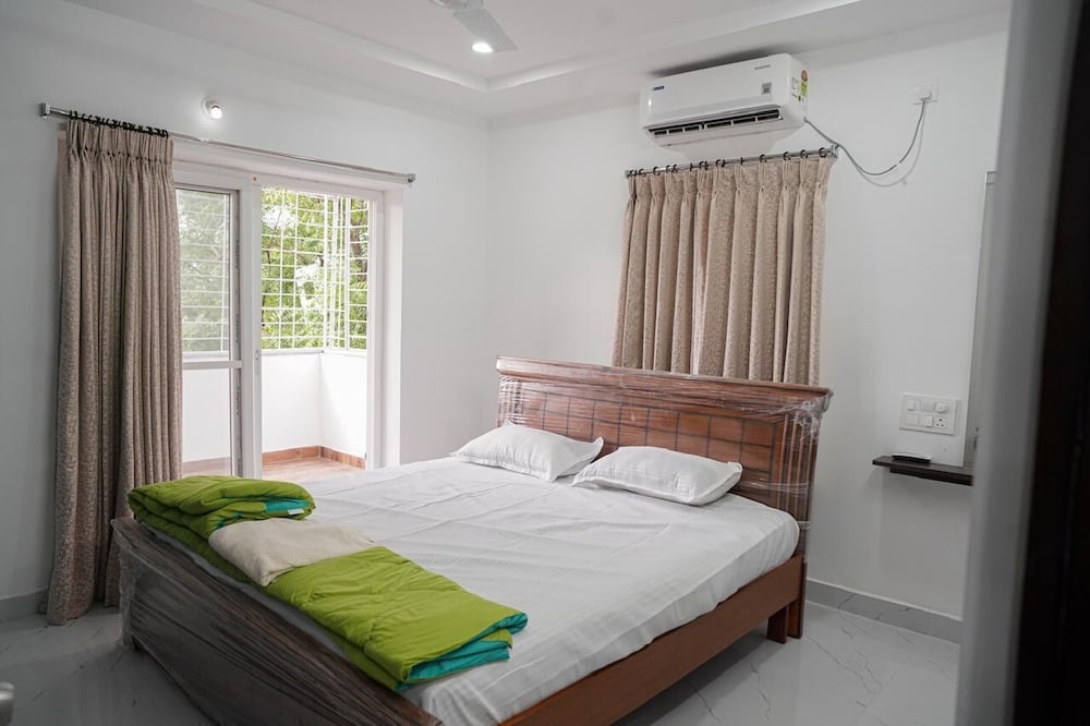 Manish Suites & Service Apartments