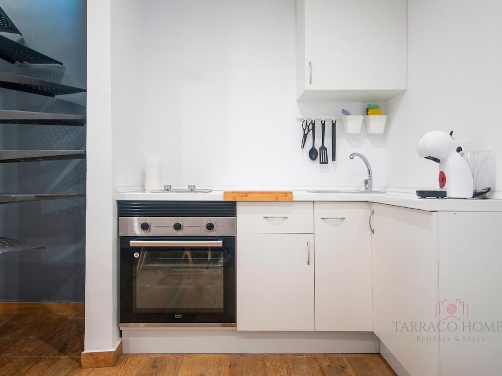Th08 Apartamento Moderno con Patio Privado