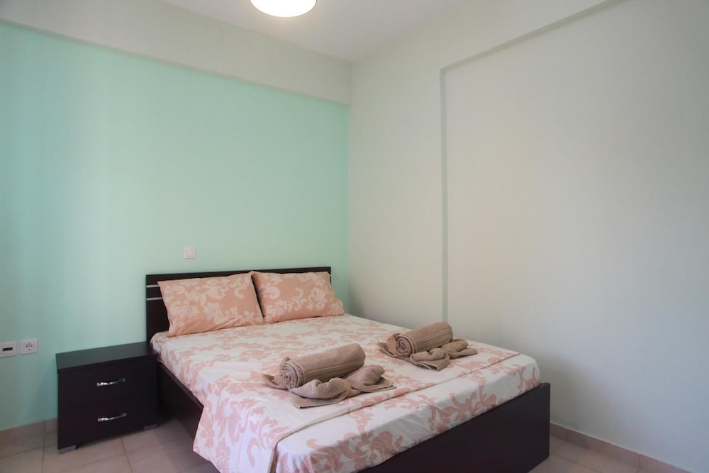 Charming 4-bed House in Nikiana photo 2