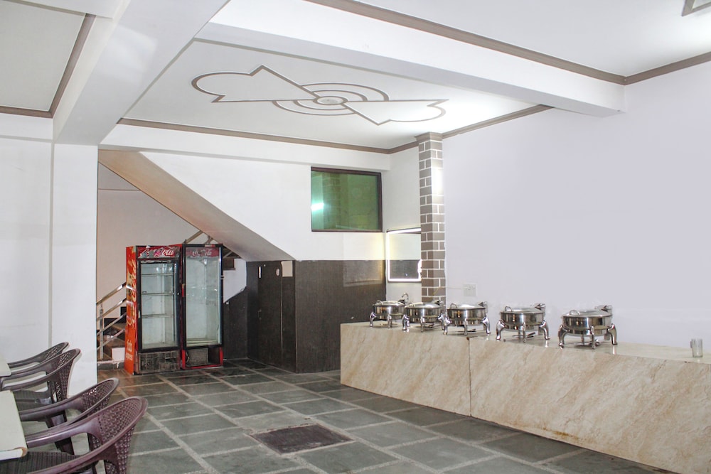 Hotel Dolphin Near IGI Airport